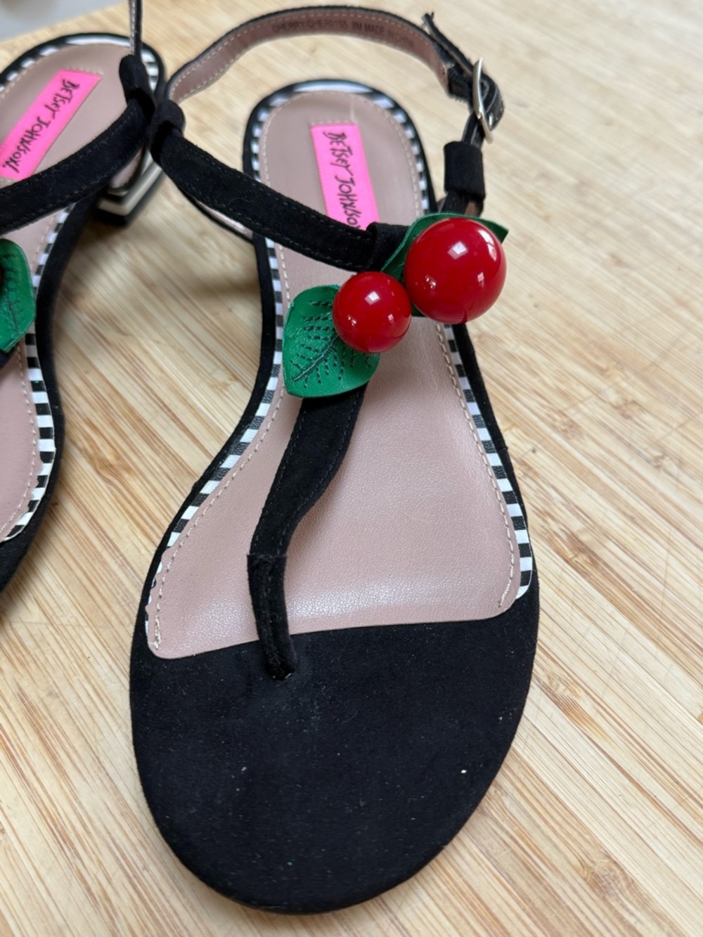 Betsey Johnson sandals - Picture 4 of 5